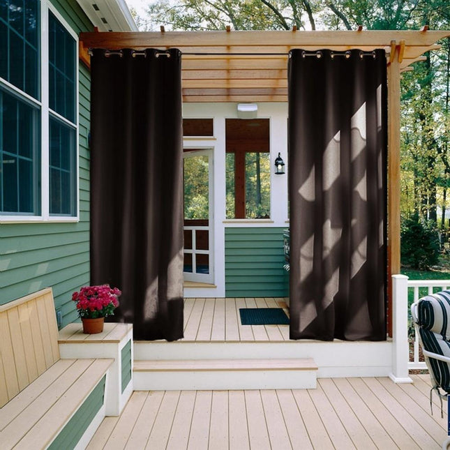 Hnědý venkovní závěs na zakrytí verandy