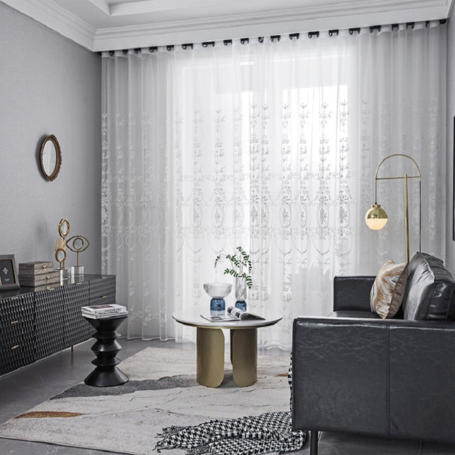 Luxusní vyšívaná záclona v vintage stylu