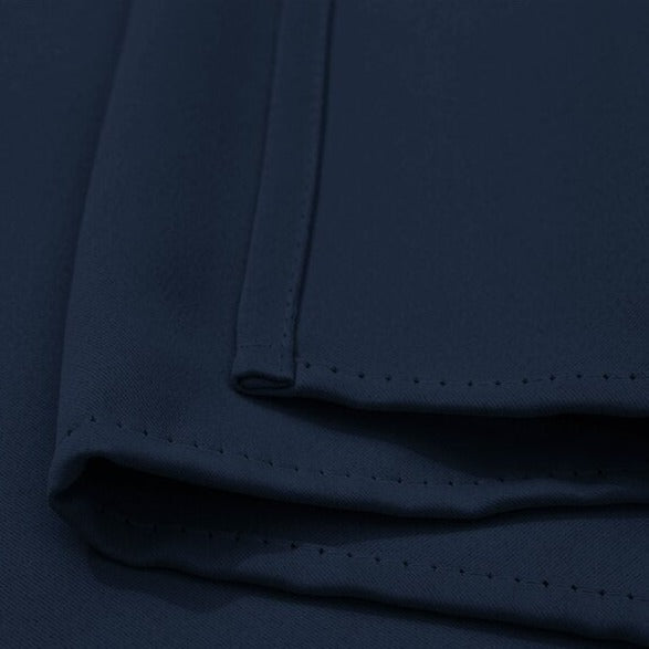 Tmavě modrý venkovní závěs na terasu