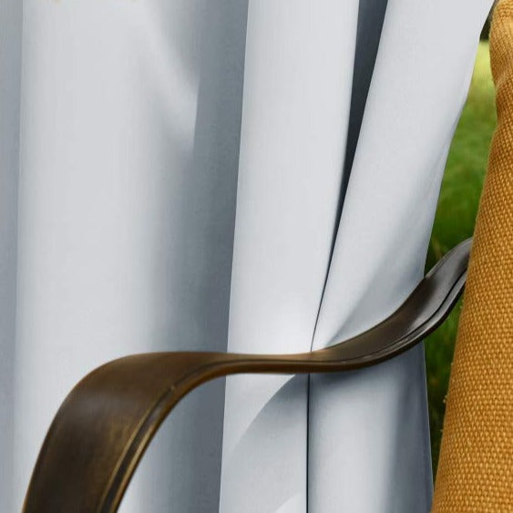 Odolný závěs na venkovní altán