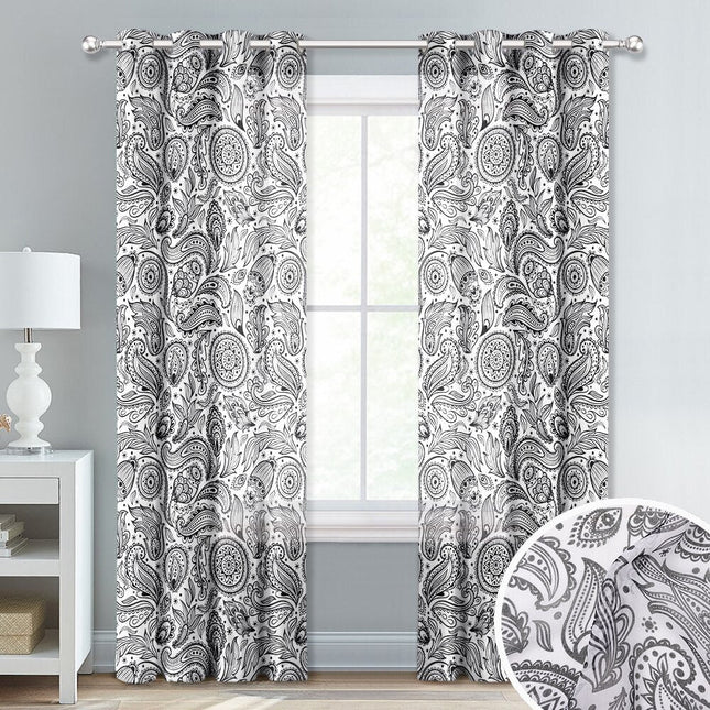 Záclona s hnědým paisley vzorem