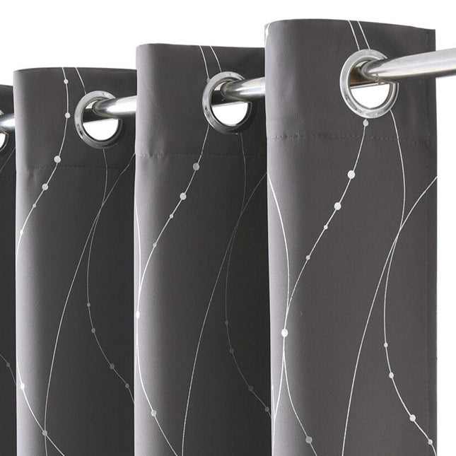 Šedý zatemňovací závěs se stříbrnými liniemi
