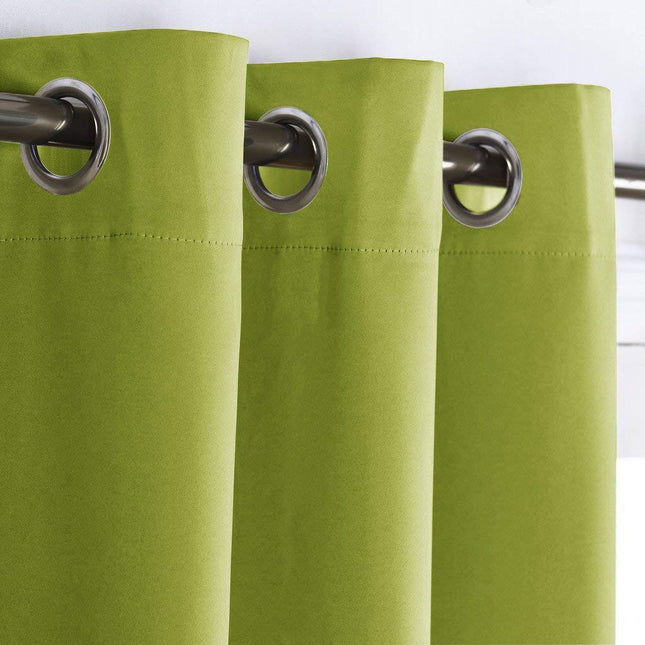 Jednobarevný zatemňovací závěs s oky Bergen