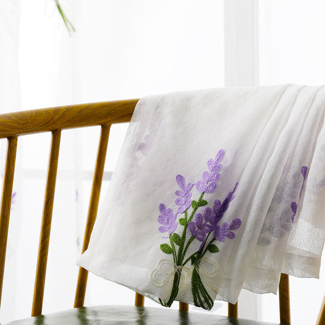 Voálová záclona s výšivkou levandule