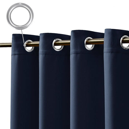 Tmavě modrý venkovní závěs na terasu