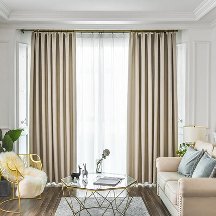 Béžový zatemňovací závěs do ložnice