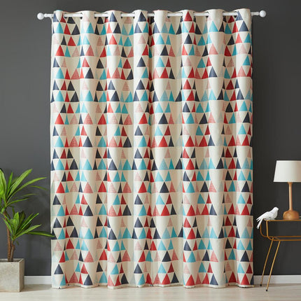 Červený zatemňovací závěs s trojúhelníky
