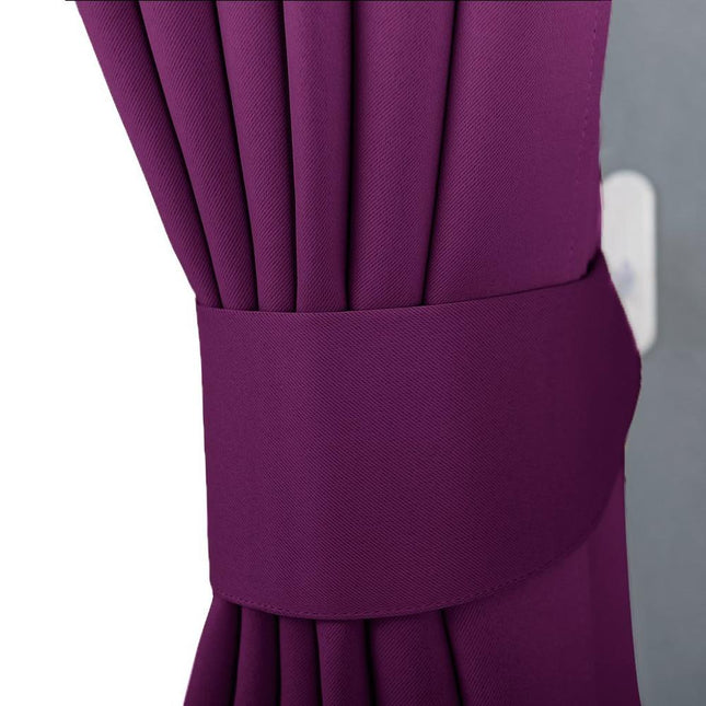 Minimalistický zatemňovací závěs do pokoje