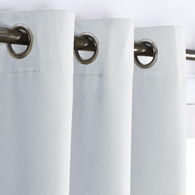 Jednobarevný zatemňovací závěs s oky Bergen