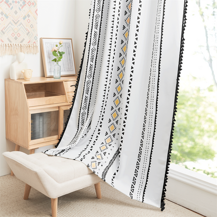 Etnický závěs boho styl s třásněmi