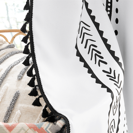 Etnický závěs boho styl s třásněmi