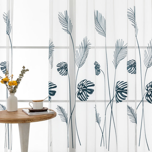 Záclona s výšivkou tropických listů monstera