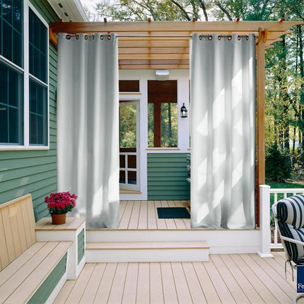 Hnědý venkovní závěs na zakrytí verandy