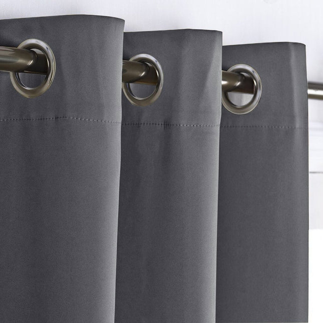 Jednobarevný zatemňovací závěs s oky Bergen