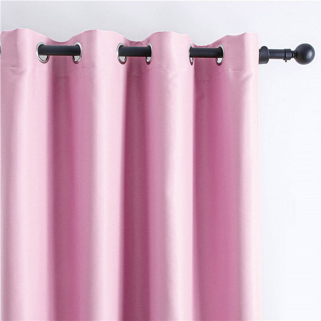 Jednobarevný růžový zatemňovací závěs