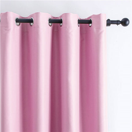Jednobarevný růžový zatemňovací závěs