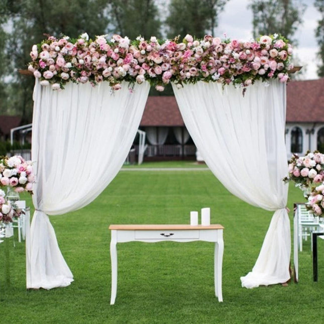 Lehká voálová záclona na svatební oblouk