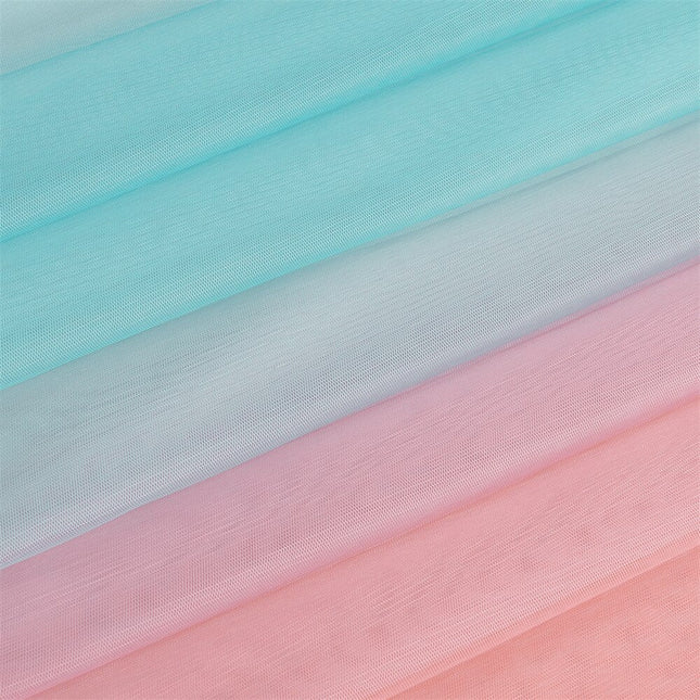 Dvouvrstvý zatemňovací závěs s gradientním voálem