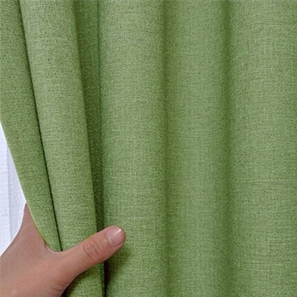 Zatemňovací závěs jablkově zelené barvy