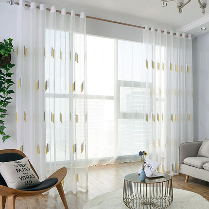 Záclona s výšivkou do obýváku