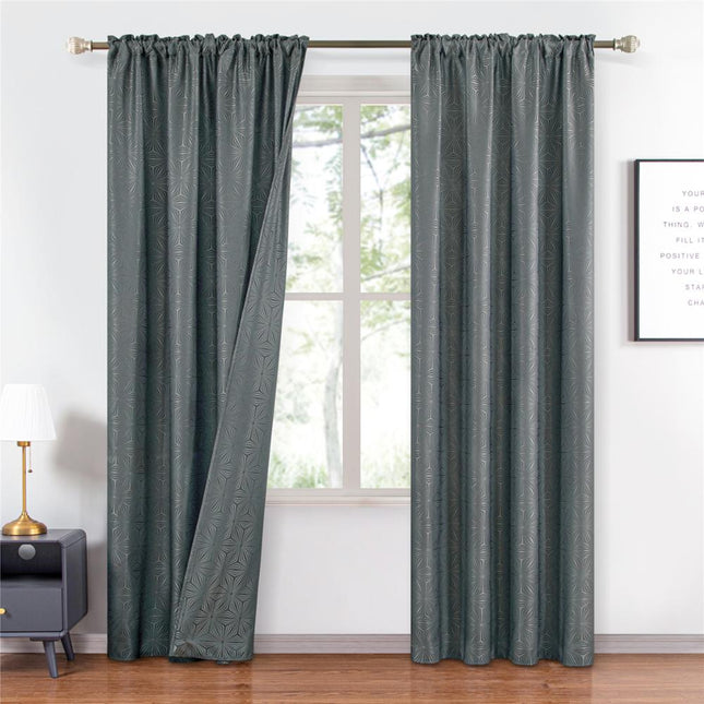 Šedý závěs s moderním geometrickým vzorem