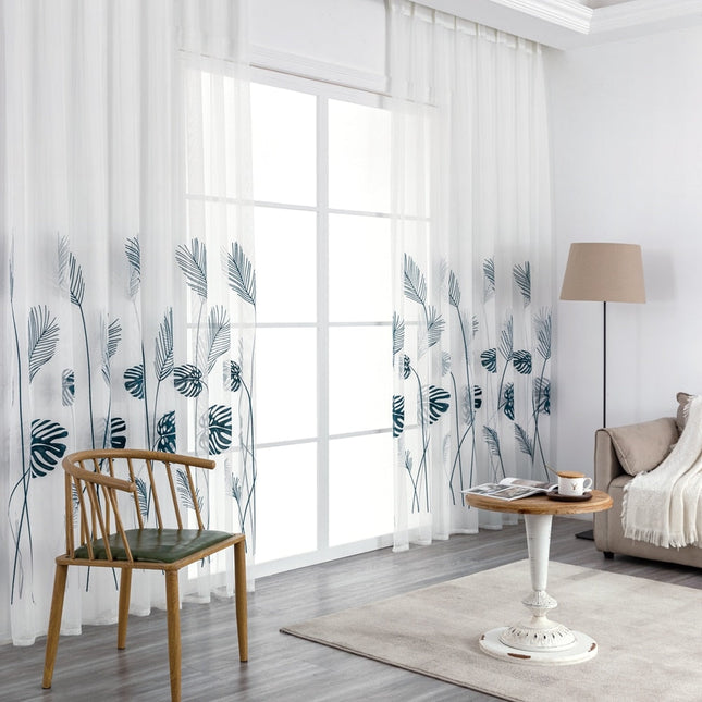 Záclona s výšivkou tropických listů monstera