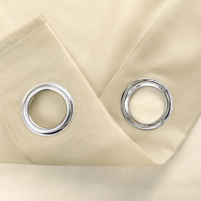 Polopropustný závěs s kovovými kroužky