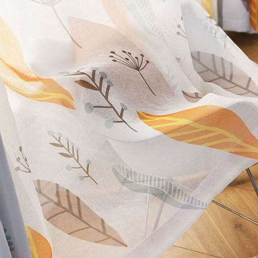 Žlutá voálová záclona s listy