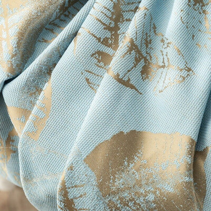 Závěs se zlatým listovým vzorem