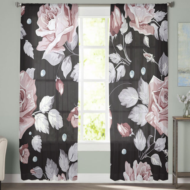 Černá průsvitná záclona s růžemi
