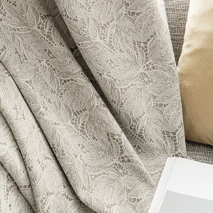 Krémově bílý texturovaný závěs