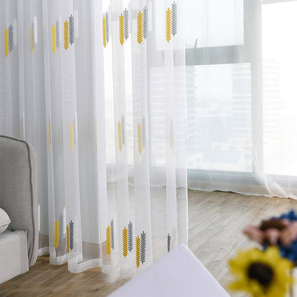 Záclona s výšivkou do obýváku