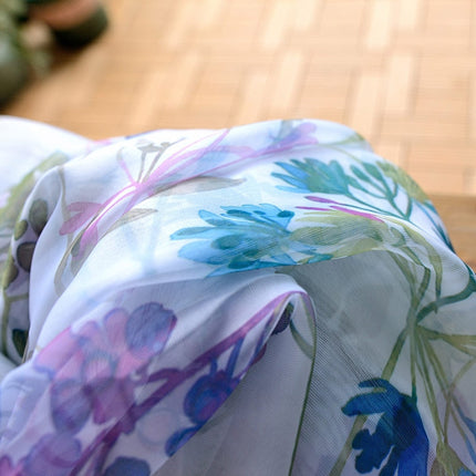 Průsvitná záclona s květinovým potiskem