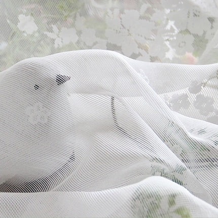 Bílá žakárová záclona s květinovým vzorem