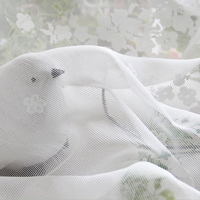 Bílá žakárová záclona s květinovým vzorem