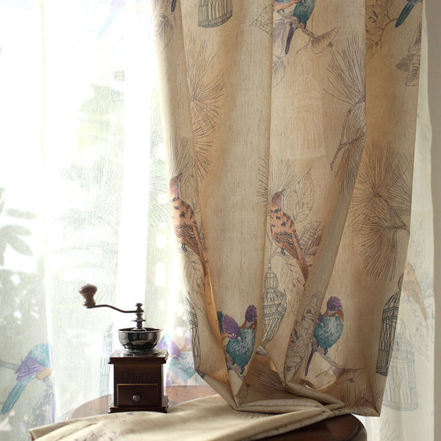 Fialový dekorační závěs s ptáčky