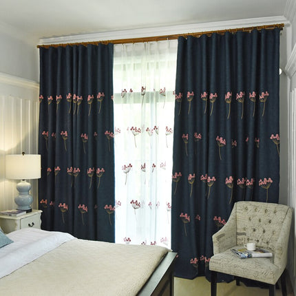 Zatemňovací závěs s vyšívanými květy