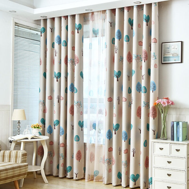 Zatemňovací závěs s motivem stromů