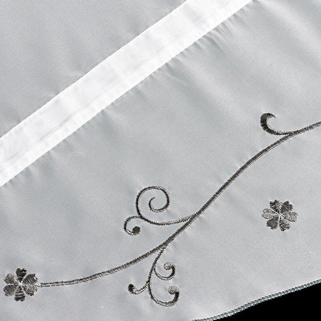 Bílá římská záclona do kuchyně