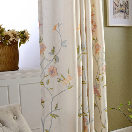 Závěs s výšivkou kvetoucích větví Tua