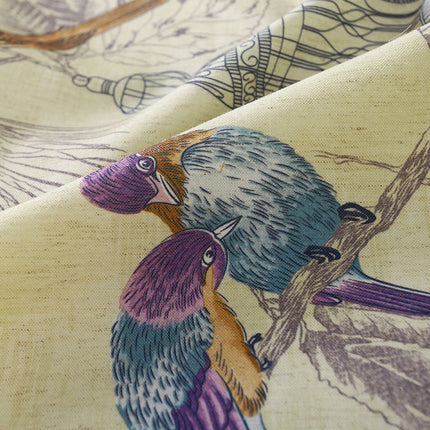 Fialový dekorační závěs s ptáčky