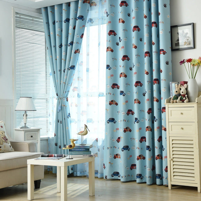 Modrý dětský závěs s autíčky