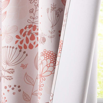 Závěs s červeným květinovým vzorem