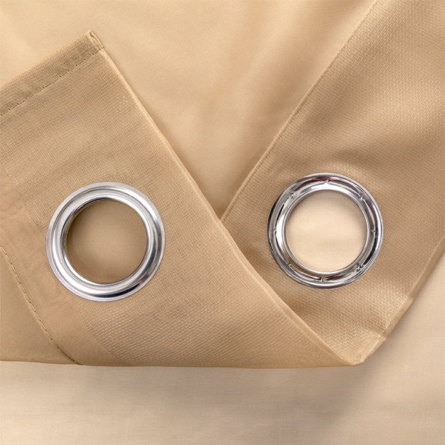 Polopropustný závěs s kovovými kroužky