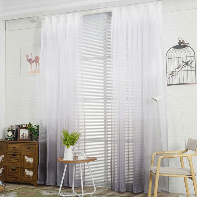 Venkovní průsvitná záclona s šedým gradientem