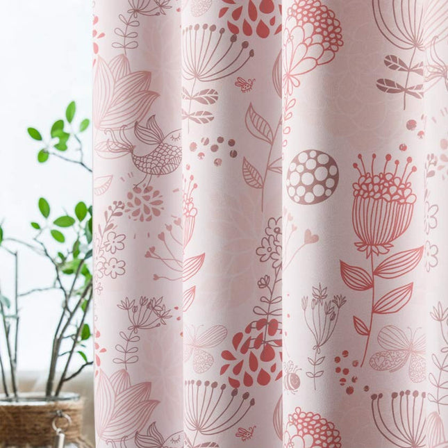 Závěs s červeným květinovým vzorem