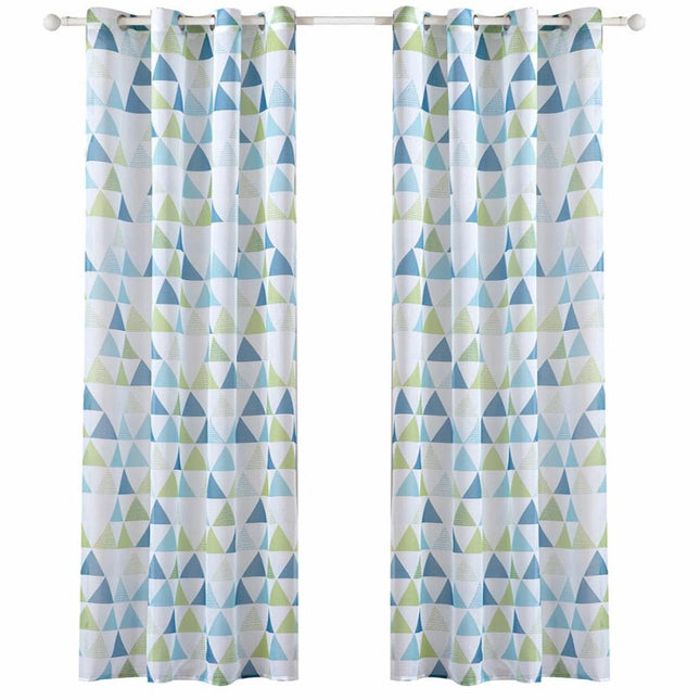 Záclona s geometrickým vzorem trojúhelníků