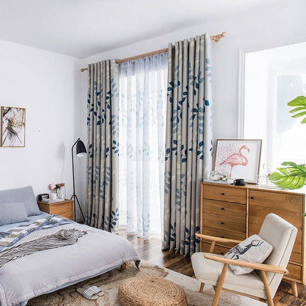 Modrý závěs s motivem listů Jamma