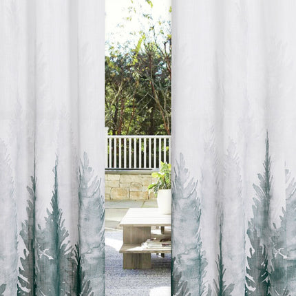 Venkovní průsvitný závěs s motivem lesa