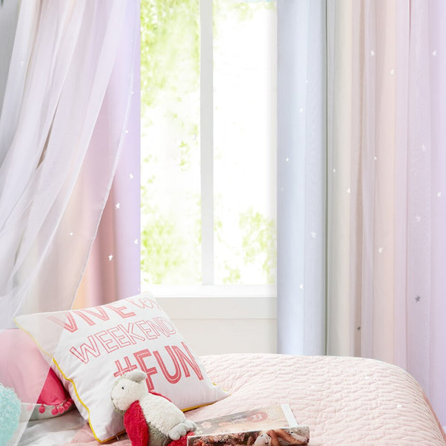 Barevná venkovní záclona na terasu